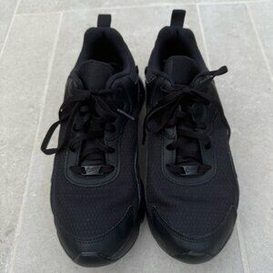 Nike Women’s RYZ 365 II Sneakers Athletic Running Shoes Black on Black 7.5